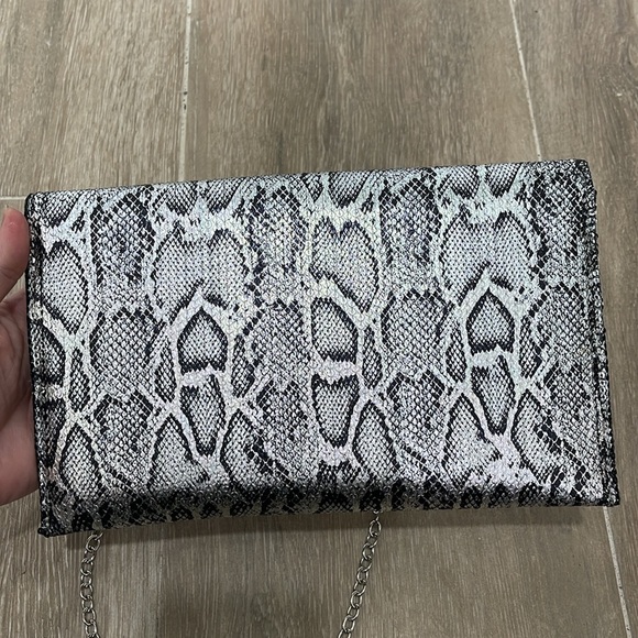 Metallic Python Snake Envelope Crossbody Clutch - Picture 5 of 6